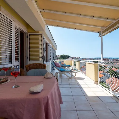 Anja With Garden, Balcony And Sea View, 3 Min Walk To The