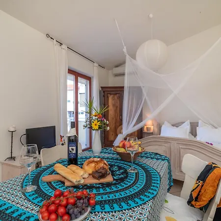 Anja With Garden, Balcony And Sea View, 3 Min Walk To The