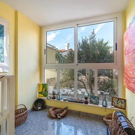 Anja With Garden, Balcony And Sea View, 3 Min Walk To The Apartmán *