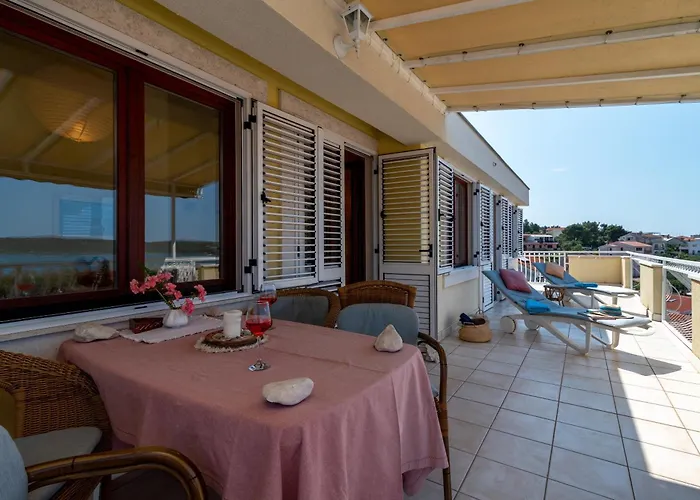 Anja With Garden, Balcony And Sea View, 3 Min Walk To The Apartment Trogir
