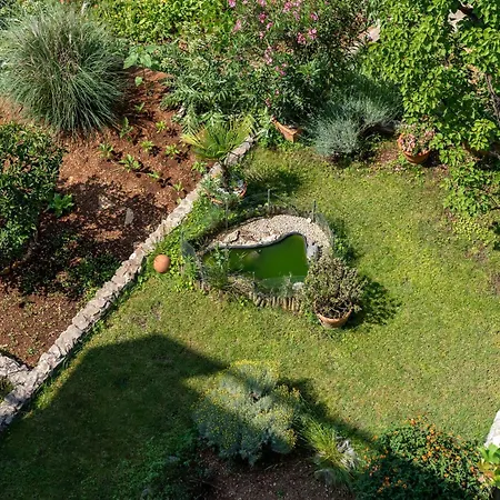 Anja With Garden, Balcony And Sea View, 3 Min Walk To The تروغير