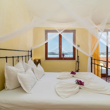 Anja With Garden, Balcony And Sea View, 3 Min Walk To The *