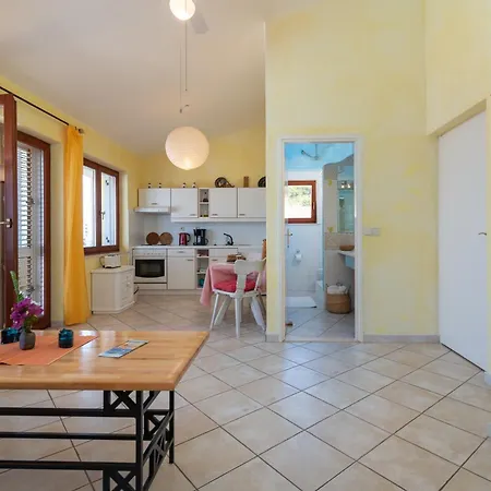 Anja With Garden, Balcony And Sea View, 3 Min Walk To The * Trogir