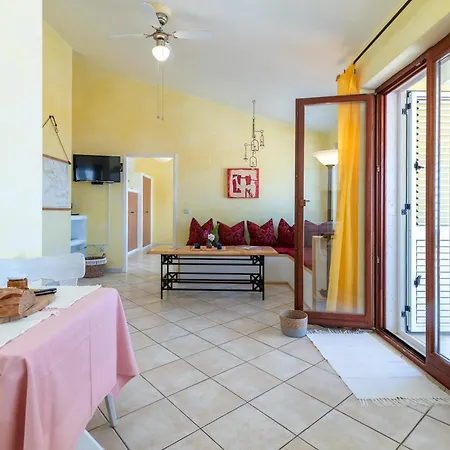 Anja With Garden, Balcony And Sea View, 3 Min Walk To The * Trogir