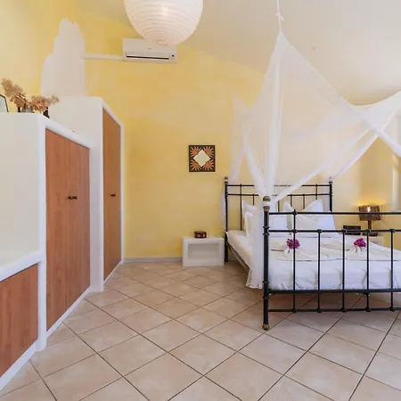Anja With Garden, Balcony And Sea View, 3 Min Walk To The Apartment