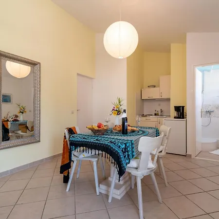 Anja With Garden, Balcony And Sea View, 3 Min Walk To The شقة *