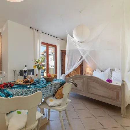 Anja With Garden, Balcony And Sea View, 3 Min Walk To The Apartamento