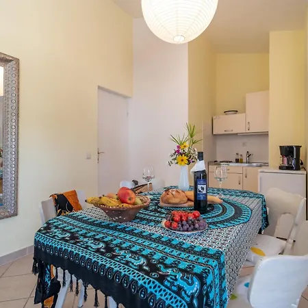 Anja With Garden, Balcony And Sea View, 3 Min Walk To The