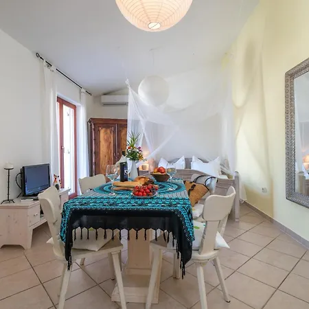 Anja With Garden, Balcony And Sea View, 3 Min Walk To The * Trogir