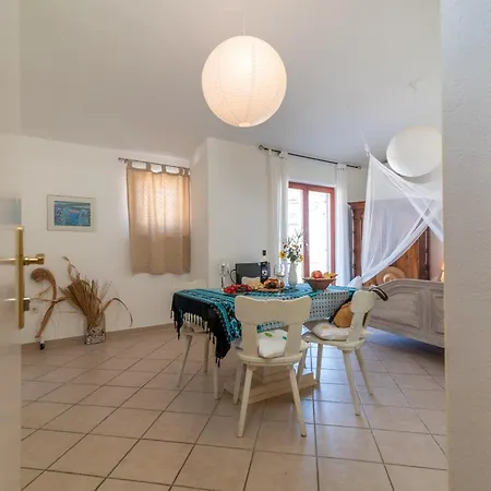 شقة Anja With Garden, Balcony And Sea View, 3 Min Walk To The تروغير