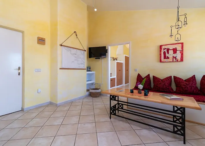 Anja With Garden, Balcony And Sea View, 3 Min Walk To The