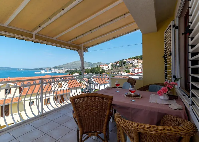 Anja With Garden, Balcony And Sea View, 3 Min Walk To The *