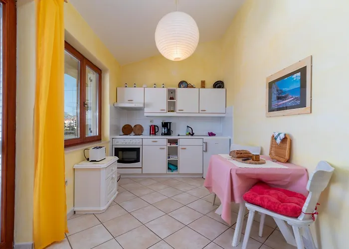 Anja With Garden, Balcony And Sea View, 3 Min Walk To The