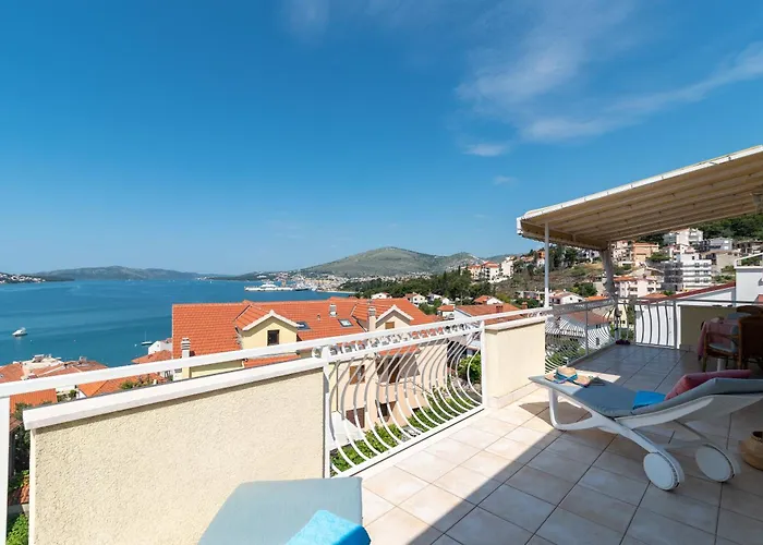 Anja With Garden, Balcony And Sea View, 3 Min Walk To The *