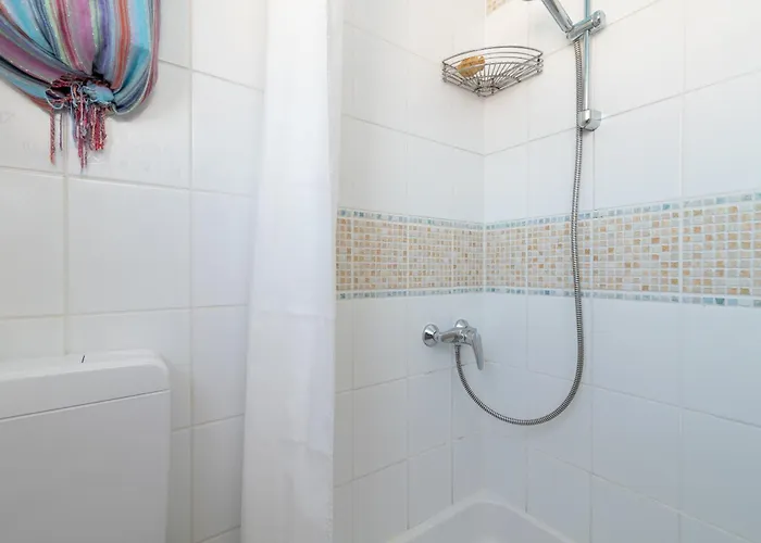 公寓 Anja With Garden, Balcony And Sea View, 3 Min Walk To The *