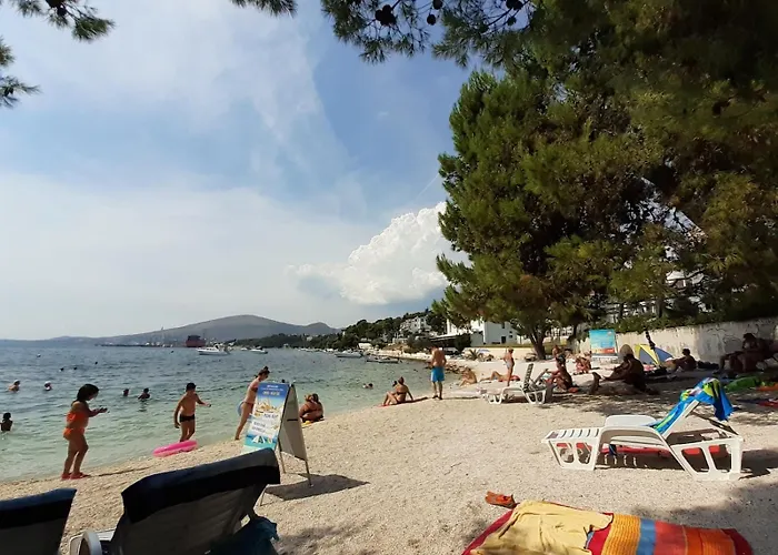 Anja With Garden, Balcony And Sea View, 3 Min Walk To The * Trogir