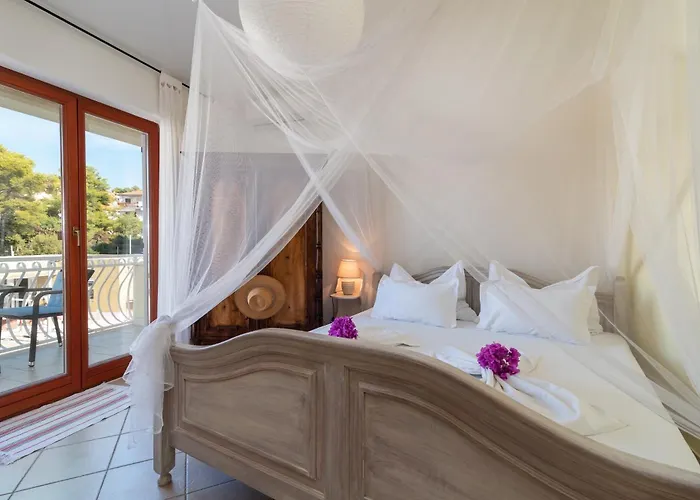 Anja With Garden, Balcony And Sea View, 3 Min Walk To The *