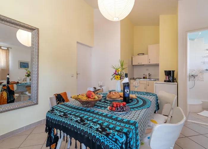 Anja With Garden, Balcony And Sea View, 3 Min Walk To The