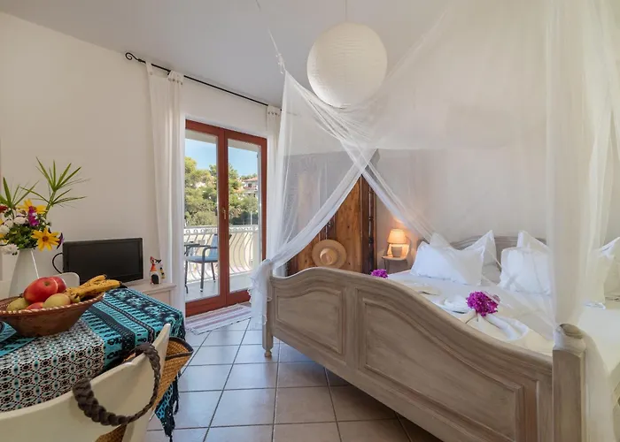 Anja With Garden, Balcony And Sea View, 3 Min Walk To The *