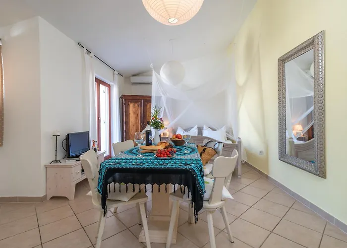 Anja With Garden, Balcony And Sea View, 3 Min Walk To The * 特罗吉尔