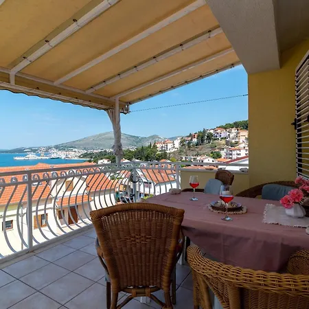 Anja With Garden, Balcony And Sea View, 3 Min Walk To The *
