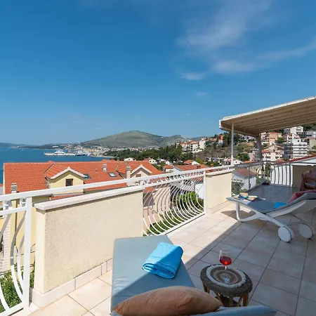 Anja With Garden, Balcony And Sea View, 3 Min Walk To The Apartament